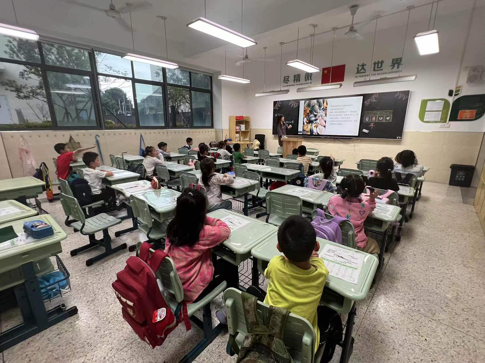 歐帝科技革新課堂：移動錄播車與智慧黑板的協同魅力